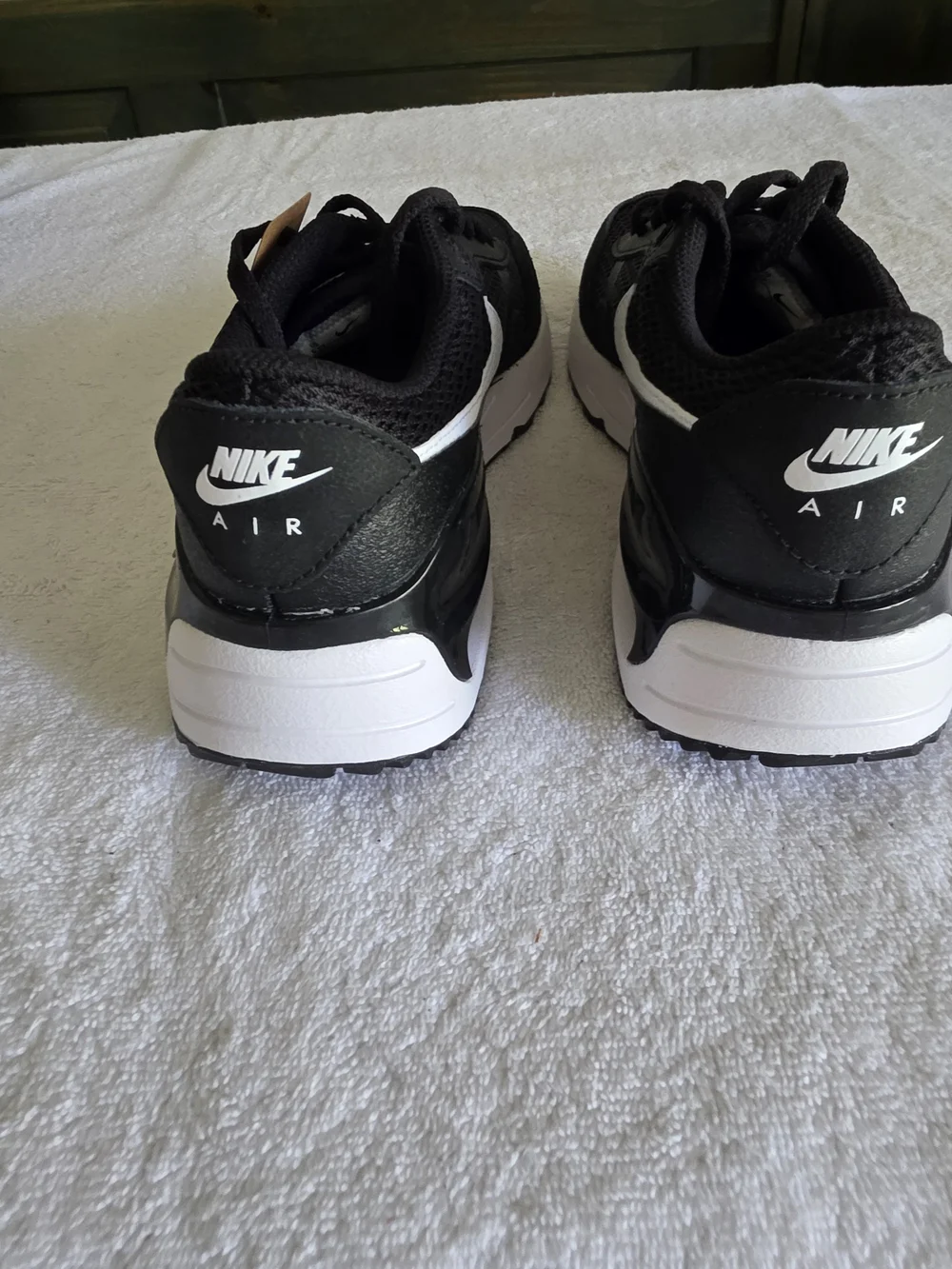 NWT Nike Air Max SYSTM Kids Youth 6.5Y Sneakers Black White